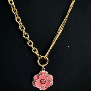 ✨ Chunky Gold Double Link Chain - Enamel Floral Camellia Charm